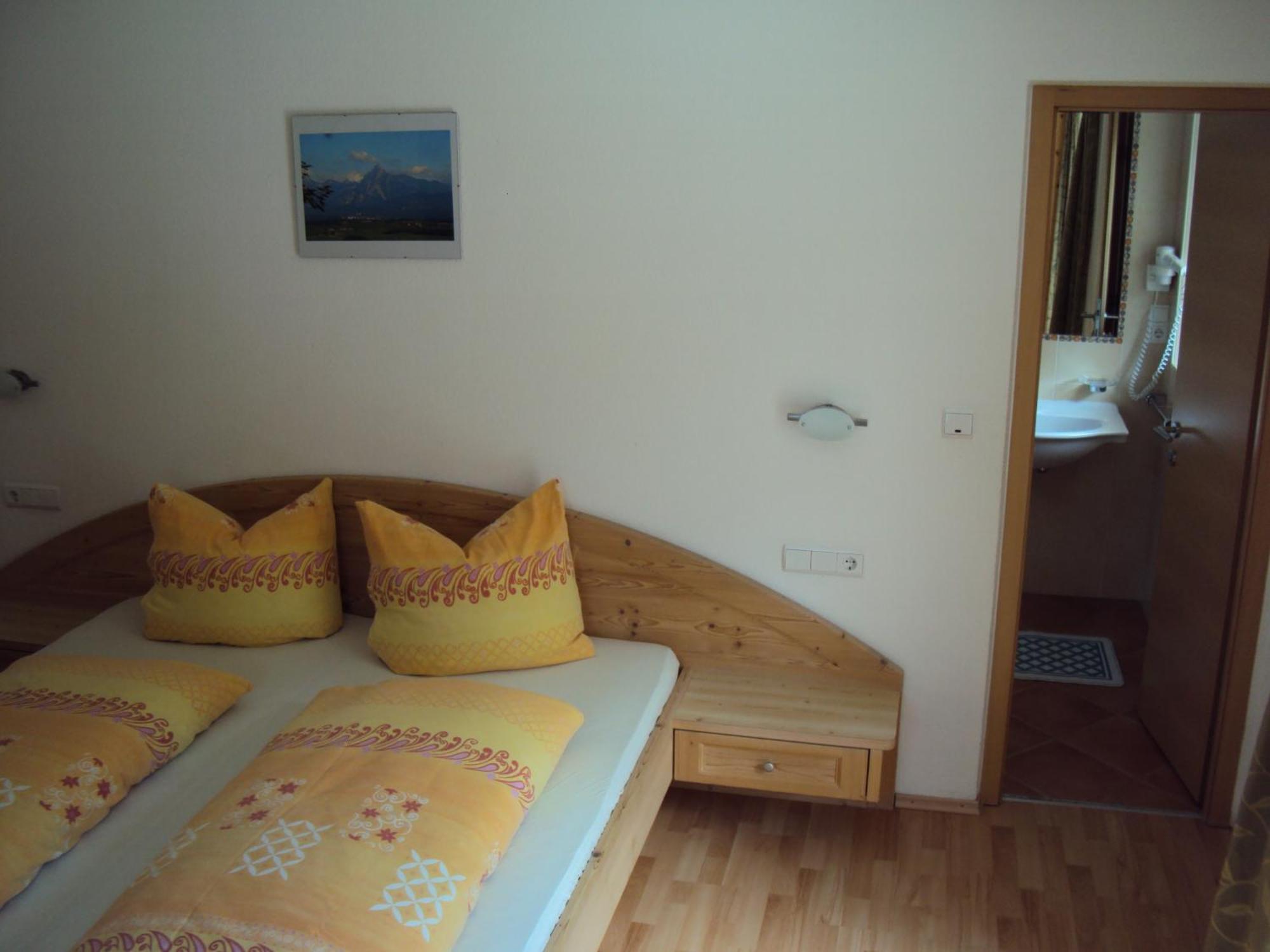 Hotel Haus Fliri Curon Venosta Habitación foto