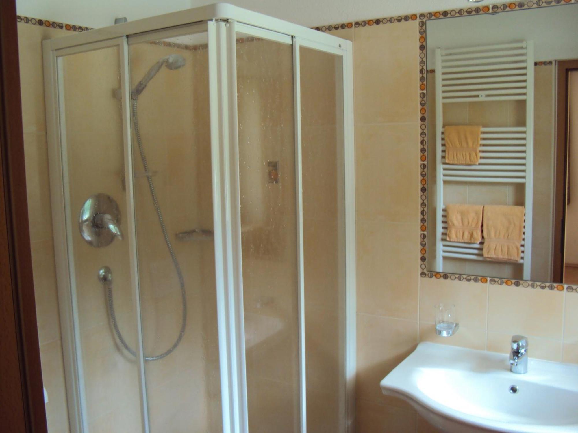 Hotel Haus Fliri Curon Venosta Habitación foto