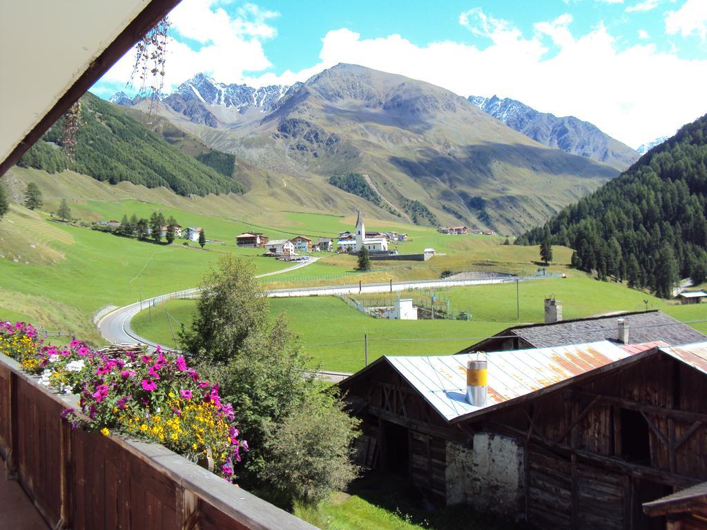 Hotel Haus Fliri Curon Venosta Exterior foto